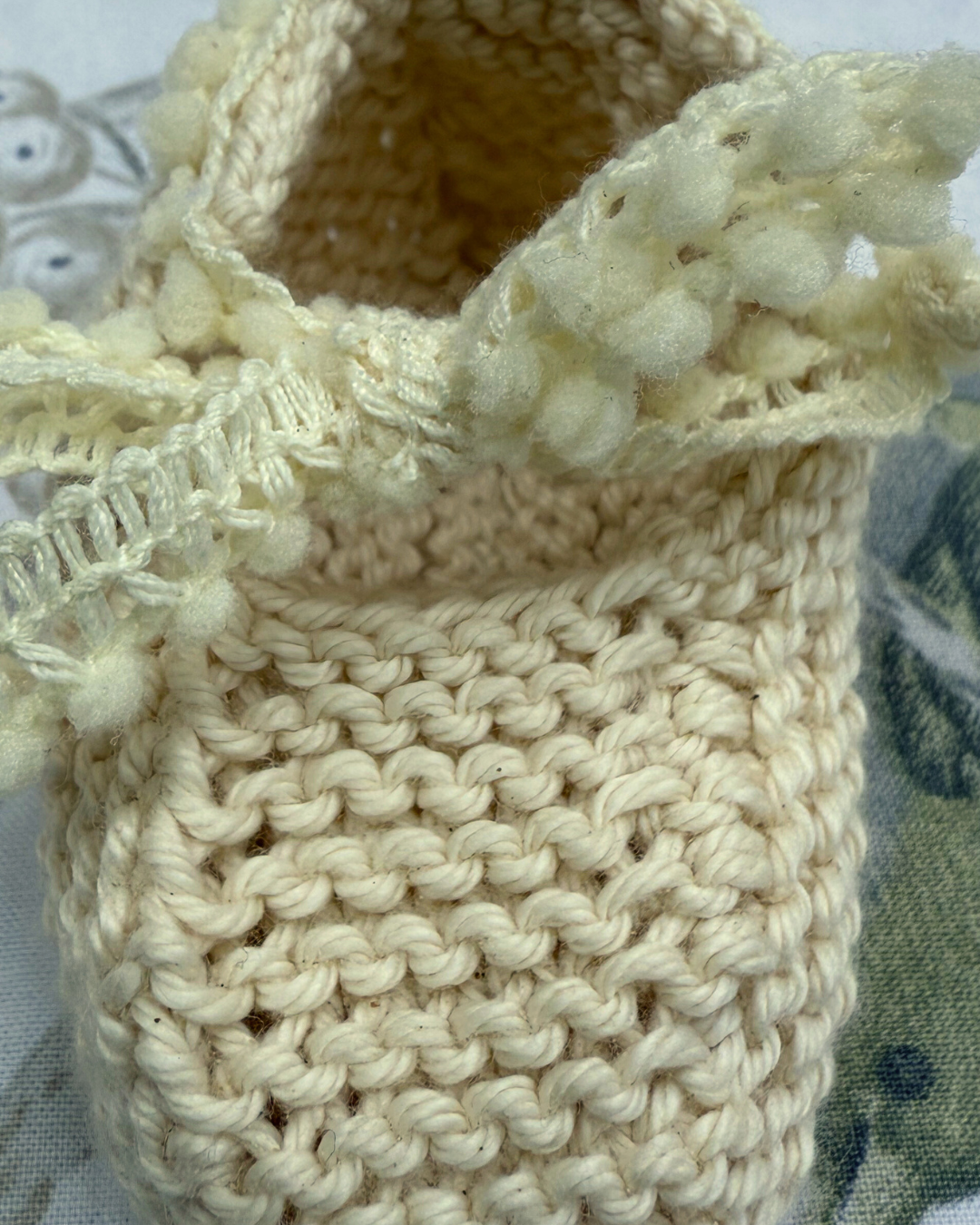 Patuco crudo cinta tobillo borlas