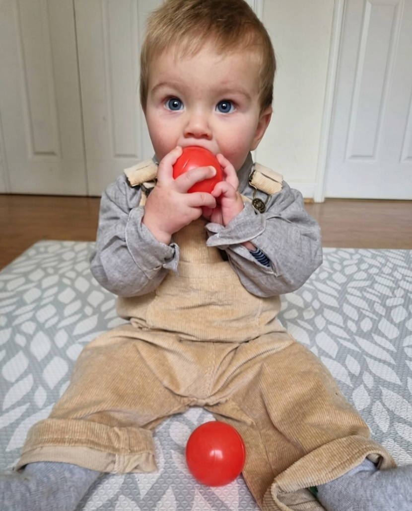 Jardinera Cotelé Beige — Algodón Unisex 6 a 24 meses | Kora Kids
