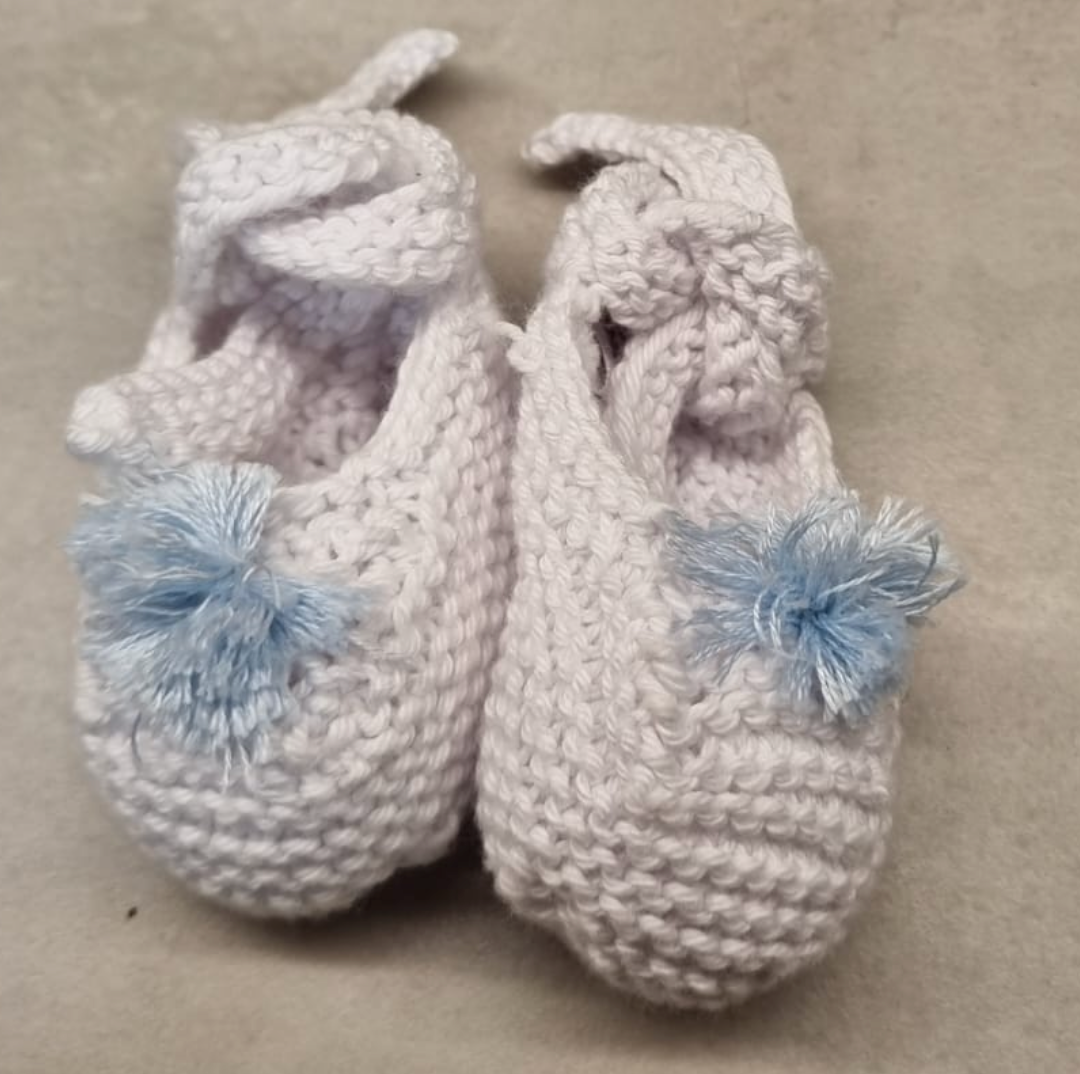Patuco Algodón Blanco Con Pompón