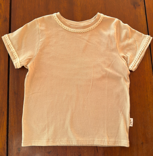 Polera Básica Bolillo Curva Canela