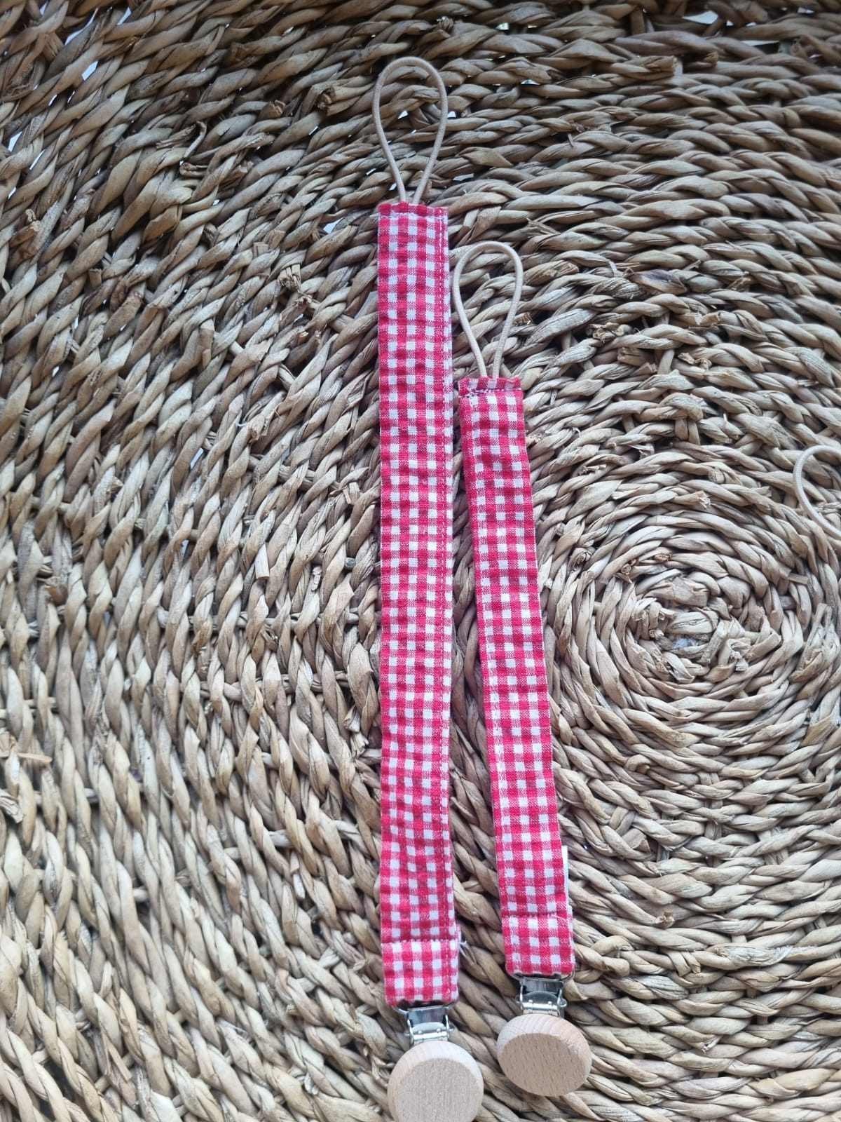 Porta chupetes Vichy Rojo $7.990