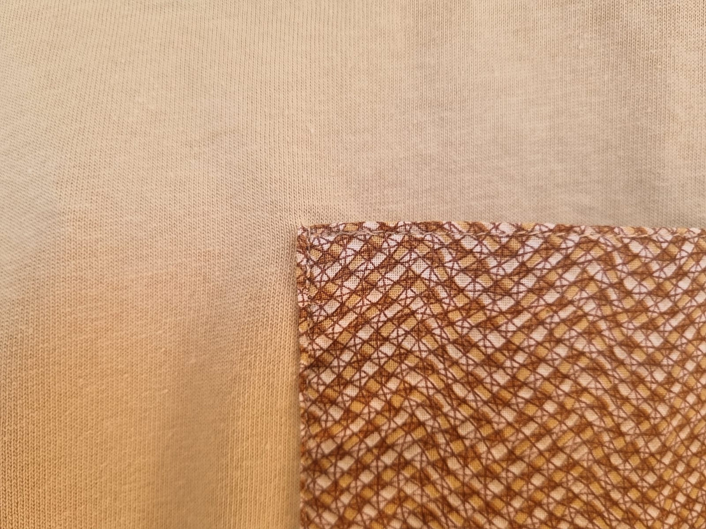 Polera Básica  Canela Parche