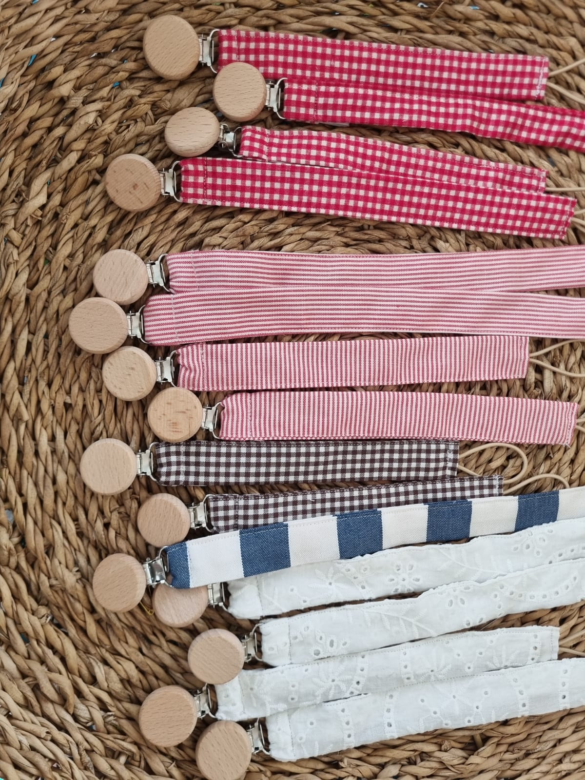Porta Chupetes Rayas Rojas y Blanco $7.990