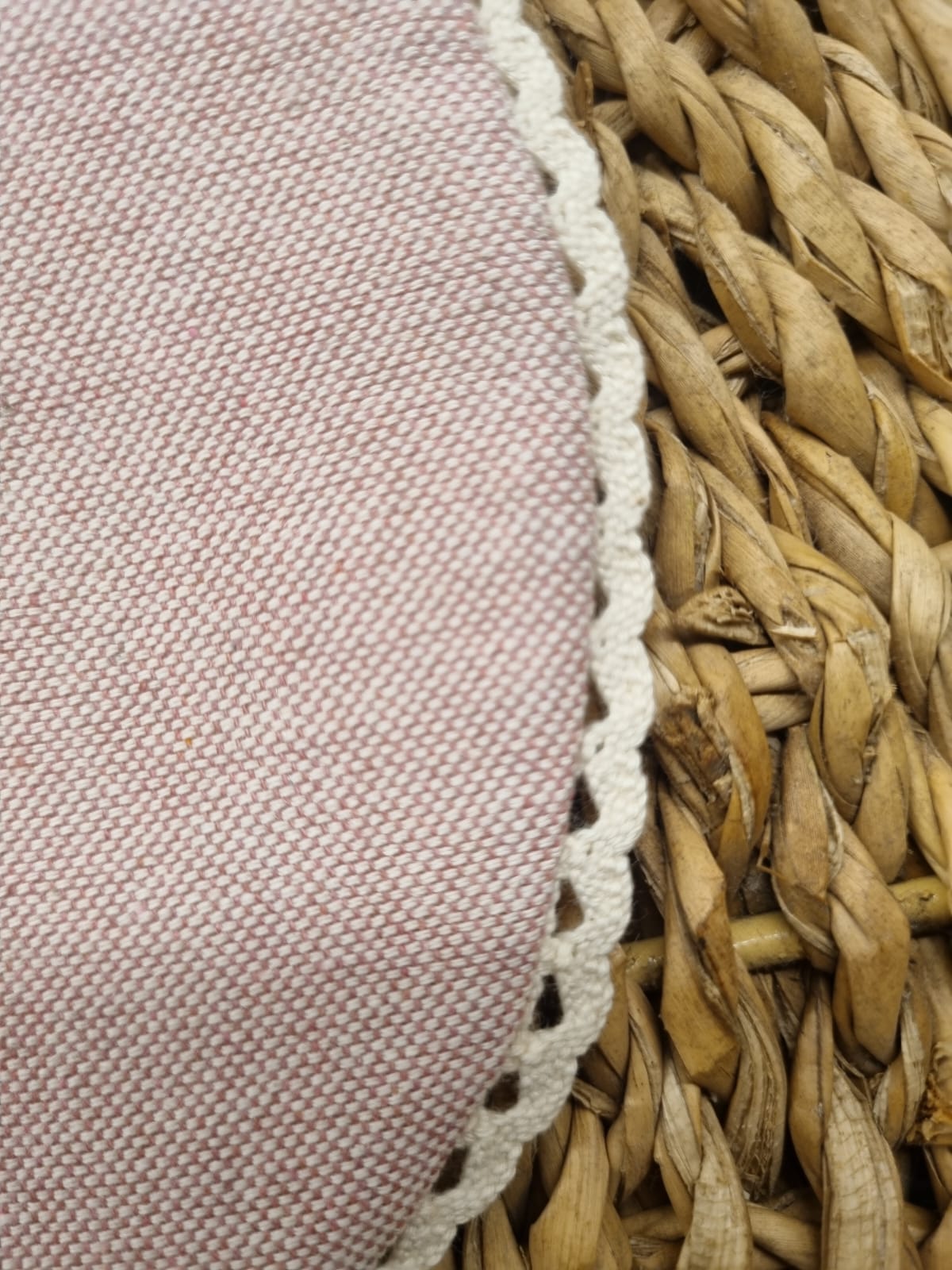 Babero Domingo Lino Beige/Rosa con Bolillo crudo