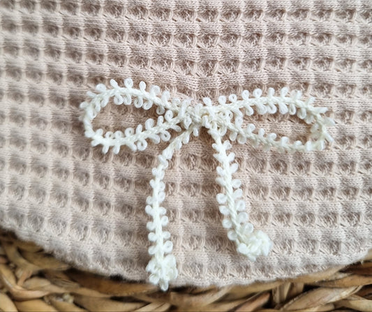 Babero Emilia barquillo cinta hojitas