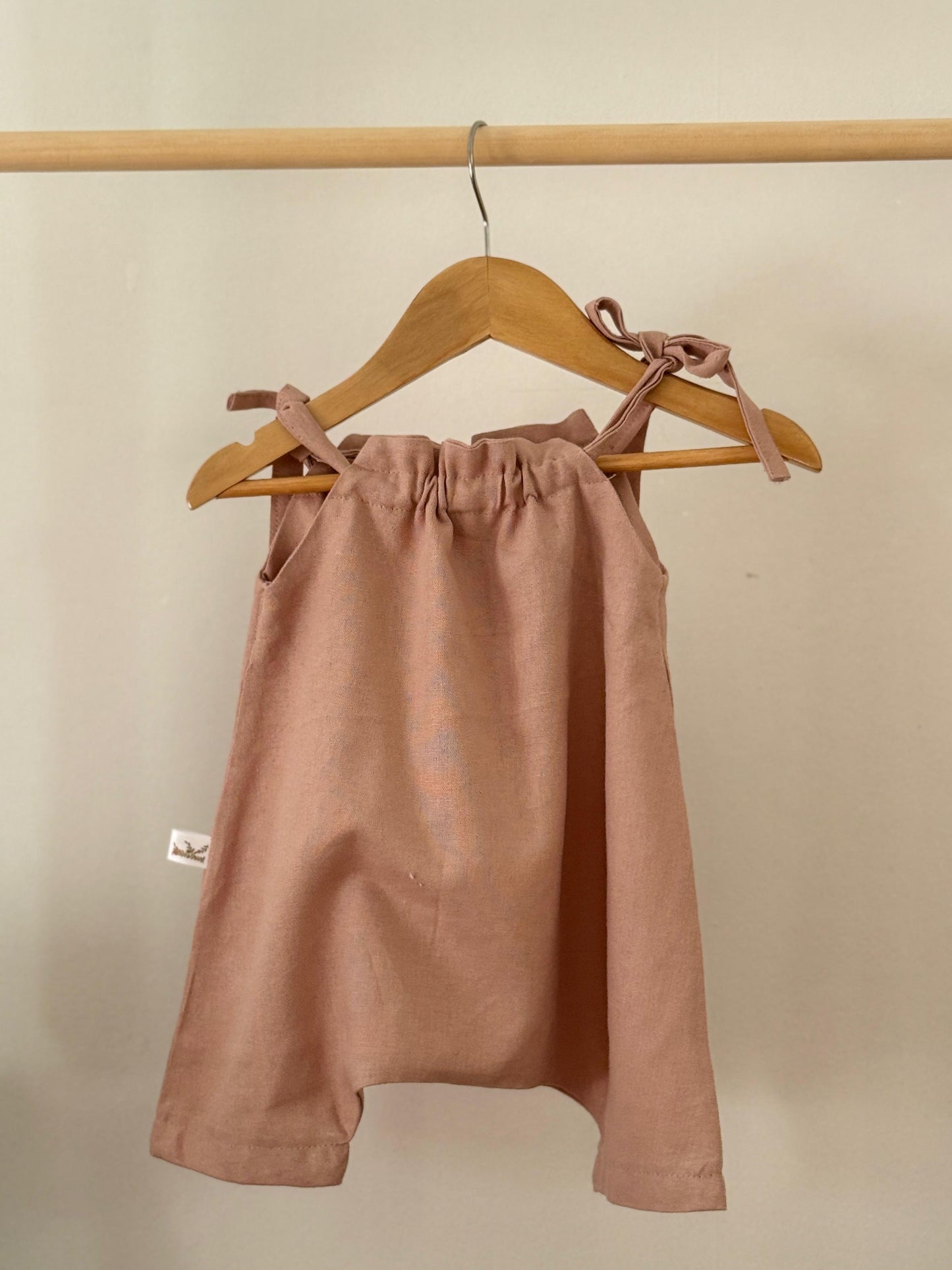 Jardinera tirantes rosa